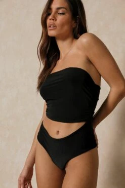 Double Layered One Shoulder Cut Out Bodysuit -Cheap Dress Store black double layered one shoulder cut out bodysuit 4