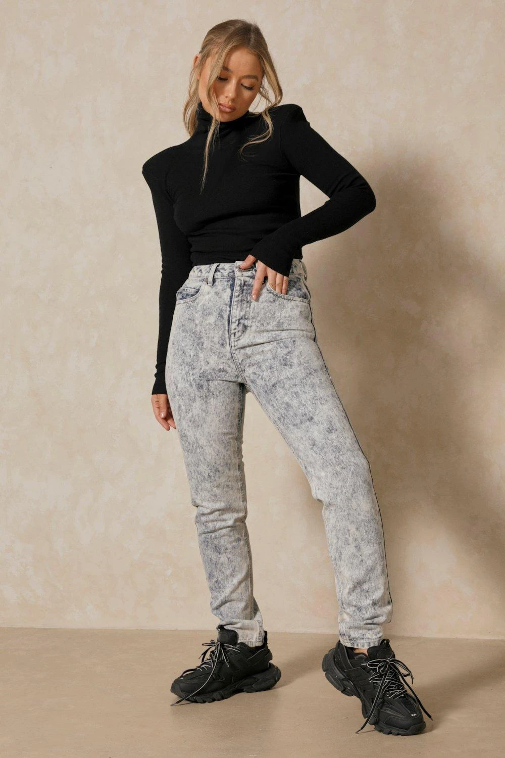 Straight Leg Bleach Jean 4 Straight Leg Bleach Jean - Image 4